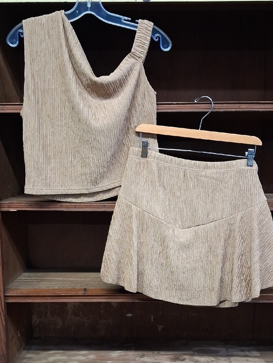 Dresses & Skirts - Women's One Shoulder Asymmetrical Tank Top and Layered Ruffle A Line Mini Skirt